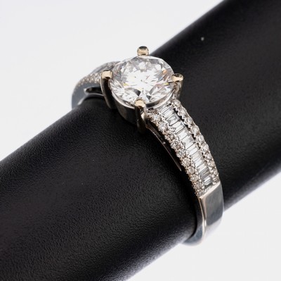 18 kt Gold Brillant-Ring, WG 750/000, Brillant (DPL Zertifikat 12/2024) 1.03 ct hochfeines Weiß (River D)/vvs 2, Politur, Symmetrie und Proportion ...
