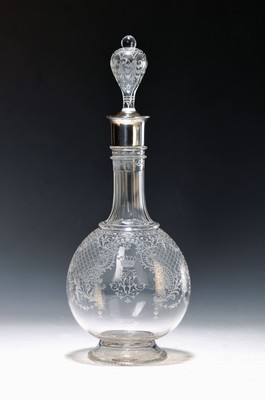 Seltene Karaffe, Lobmeyr Wien, Entwurf Ludwig Lobmeyr, entworfen für die Familie Alfred Rotschild um 1890, farbloses Glas, aufwendig graviert, mit ...