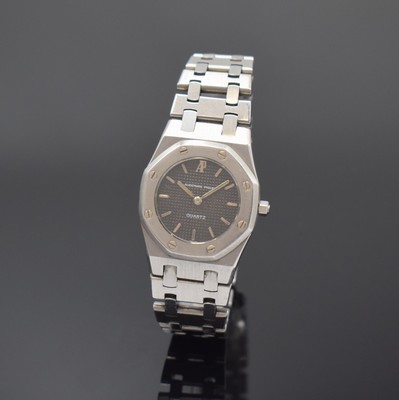 AUDEMARS PIGUET Royal Oak Damenarmbanduhr in Stahl, Schweiz um 1990, quarz, orig. Gliederband m. Faltschl., Lünette gegen Boden 8-fach verschr., ...