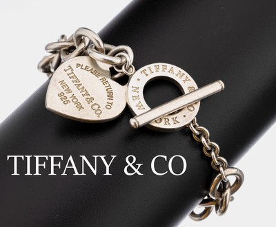 TIFFANY & CO. Armband, 925er Silber, runde Glieder, Herzabhängung, sign., L. ca. 17 cm