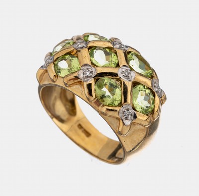 9 kt Gold Peridot-Diamant-Ring, GG 375/000,ovalfacett. Peridots zus. ca. 2.0 ct, 8 8/8- Diamanten zus. ca. 0.06 ct Weiß/si, ca. 5.0 g,RW 54