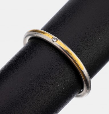 Platin Brillant-Ring, Pt 950/000, schlichteGestaltung mit GG Einlage, 1 Brillant ca. 0.01ct Weiß/p, RW 53, ca. 3.6 g