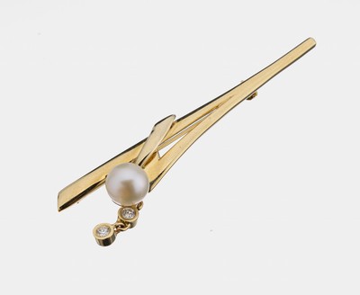 14 kt Gold Perl-Brillant-Brosche, GG 585/000, länglich abstrakt, Zuchtperle, D. ca.8.2 mm, 2 bewegl. abgehängte Brillanten zus. ca. 0.15 ct feines ...