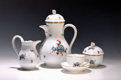Kaffeeservice, Teichert, wohl 20/30er Jahre, Porzellan, Form Neubrandenstein, Blumendekor, Goldstaffage, Kaffeekanne, 12 Tassen mit Untertassen, ...