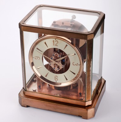 LeCoultre seltene und frühe Tischuhr Pendule Perpetuelle Serie Atmos II, Schweiz um 1940,kupferfarb. und 5-seitig verglastes Geh. pat./korr., silb. ...