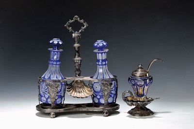 Zwei Gewürzsets/Menagere, deutsch, Mitte 19. Jahrhundert, bez. Thomas, 13lötiges Silber, Essig- und Ölständer, mit böhmischen Glasflaschen, ...