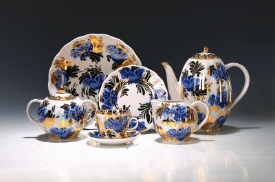 Kaffeeservice, Lomonosov, Petersburg, 20. Jh.,"Golden Garden", dazu eine Tänzerin Noritake, mit blaue goldenem Dekor, 17 x 21 x 15 cm, ...