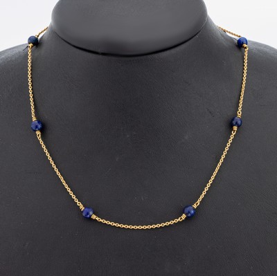 18 kt Gold Lapislazuli-Collier, GG 750/000,19 Lapislazuli-Kugeln, D. ca. 5.2 mm, L. ca. 98 cm, Kastenschloss, ca. 14.1 g