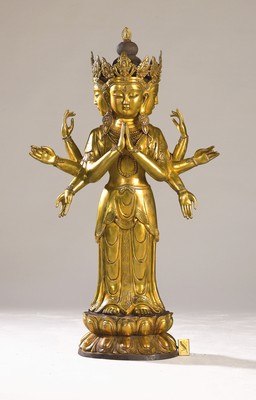 Große stehende Altarskulptur des dreigesichtigen achtarmigen Bodhisattva, China, 20. Jh., (vermutlich Avalokiteshvara, Attribute fehlen), Rückseite ...