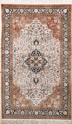 Ghom Seide, China, Ende 20.Jhd, Seide auf Baumwolle, ca. 154 x 96 cm, EHZ: 2