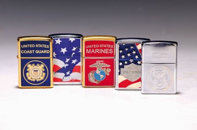 Konvolut fünf Zippo-Feuerzeuge, USA, Ende 20. Jh., "United States Coast Guard", "United States Marine Corps-Operation Enduring ...