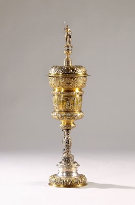 Großer Deckelpokal nach rheinischem Vorbild des 16.Jh., Neresheim, Hanau, um 1880/90, 13-lötiges Silber, teilvergoldet, innenvergoldet, getrieben, ...