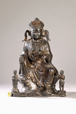 Sehr große Guan Yin, China, wohl 1. Hälfte 20. Jh., Bronze z.T. mit Vergoldung, H. 102 cm, ca. 30 kg