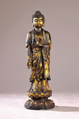 Großer Buddha mit Opferschale, China, um 1900, Opferschale mit Lotus haltend, Bronze, z.T. vergoldet, rückseitig Werkstattmarke, H. ca. 118 cm ca. ...