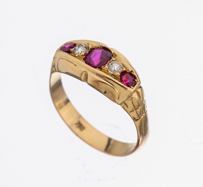 18 kt Gold Rubin-Diamant-Ring, GG 750/000, 3 facett. Rubine zus. ca. 0.50 ct, 2 Altschliffdiamanten zus. ca. 0.08 ct Weiß/p, RW 53, ca. 3.4 g