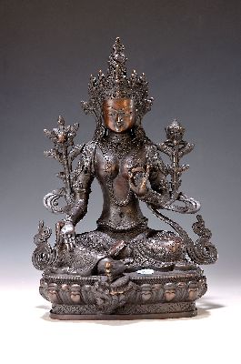 Grüne Tara, Nepal, um 1980, Kupferlegierung, Reste von Vergoldung, H. ca. 22 cm, Nothelferin