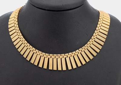 18 kt Gold Collier, GG 750/000, bewegl. Stäbchen im Verlauf, L. ca. 43 cm, Kastenschloß mit Sicherheitsacht, ca. 44.2 g