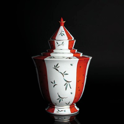 Große Deckelvase, Aelteste Volkstedt, um 1930/35, Porzellan, polychrome Bemalung in Wiener Manier, mit Deckel, Bodenmarke, H. 42 cm