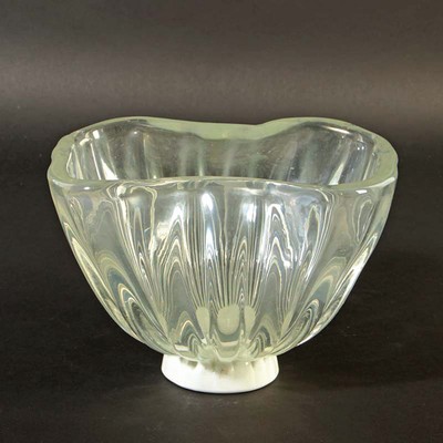 Schale, Murano, wohl Barovier & Toso, Sockel sog. pasto bianco, dickwandiges geripptes Glas mit feinem Lüster, H. ca. 14cm
