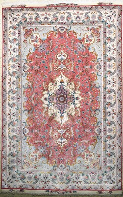 Täbriz fein(60 Raj) Persien, signiert, Mitte 20.Jhd, Korkwolle mit und auf Seide, ca.308 x 188 cm, ca. 640.000 Kn/qm, gereinigt, EHZ: 1-2