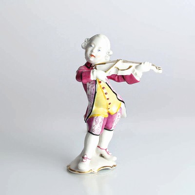 Porzellanfigur Violinist, Hutschenreuther, Kunstabteilung Selb, Entw. Karl Himmelstoß, 20.Jh., Porzellan, farbig und goldstaffiert, H. 14 cm