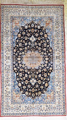 Nain"Tudeschk"fein alt, Persien, Anfang 20.Jhd, Korkwolle mit Seide, ca. 260 x 151 cm,EHZ: 2,(kleine Mottenfraß Stellen), gereinigt