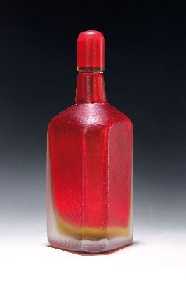 Karaffe, Venini Murano, sommerso, mit rotem und gelbem Innenüberfang, signiert und dat. 2012, H. ca. 26cm