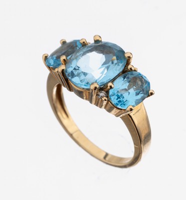 14 kt Gold Topas-Ring, GG 585/000, 3 ovalfacett. Topase zus. ca. 5.0 ct, ca. 4.8 g, RW 51