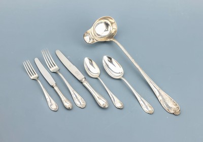 37-teiliges Besteck für 6 Personen, 800er Silber, 1930er Jahre, deutsch, best. aus: 6 Menuemesser (Griffe gefüllt, Klingen Stahl), 6 Menuegabeln, ...