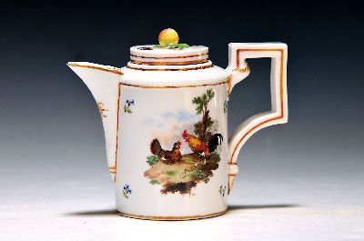 Milchkännchen mit Deckel, Frankenthal, um 1765, CT-Marke, beidseitige Hühnerbemalung, Deckel mit Obstbekrönung, eckiger Henkel, Goldstaffage, ...