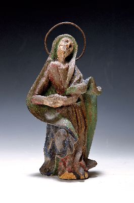 Paar Kerzenleuchter und Heiligenfigur, Barock, 18. Jh., Paar Leuchter, Holz geschnitzt, gedrechselt, alte Fassung, Spuren von altem Wurmbefall, H. ...