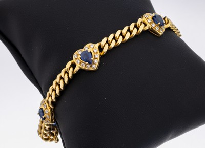 18 kt Gold Saphir-Brillant-Armband, GG 750/000, 5 herzf. Glieder mit 5 facett. Saphirtropfen zus. ca. 3.50 ct, 55 Brillanten zus. ca. 0.71 ct ...
