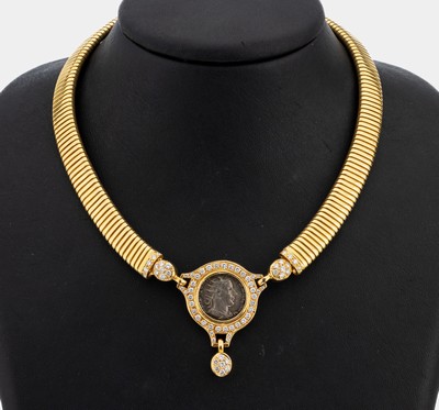 18 kt Gold Brillant-Collier, GG 750/000, Mittelteil mit eingelegter antiker Münze, 71 Brillanten zus. ca. 1.42 ct feines Weiß -Weiß/vs-si, L. ca. ...