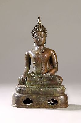 Altarskulptur eines Buddhas auf Lotusthron, Thailand, 20.Jh., Bronze, H.61 cm, ca. 14.5 g