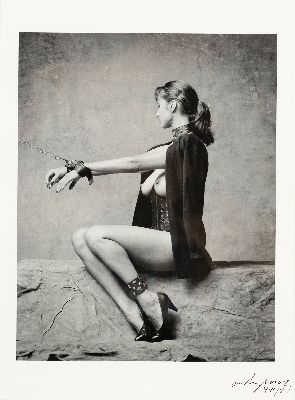 Craig Morey, geb. 1952 Fort Wayne, Indiana/USA, 2 Fotografien, weibliche Akte, signiert und datiert 2013, je unter Glas gerahmt, ca. 47x37 cm