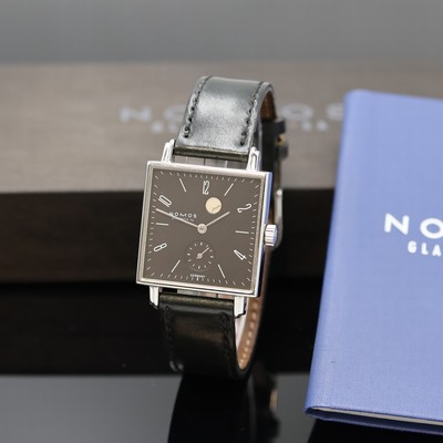 NOMOS Tetra Tankwart auf 100 Stück limitierte Armbanduhr, Deutschland verk. lt. Pap. 03/2005, Handaufzug, Edelstahlgeh., Boden 4-fach verschr., ...