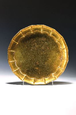 Schale, NMK Münchener Kunst, Bodenmarke, Messing, Perlrand, teils mit Hammerschlagdekor, H. ca. 4cm, D. ca. 34cm