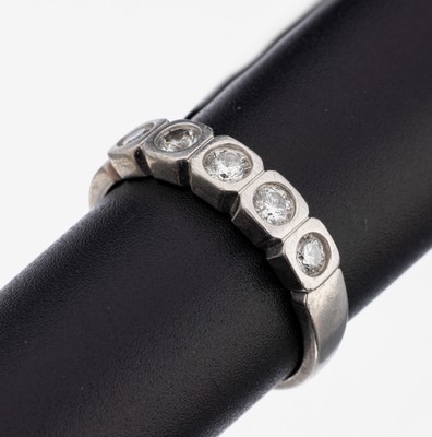 Platin Brillant-Ring, Platin 950/000, 5 Brillanten zus. ca. 0.45 ct Weiß/si, ca. 5.0g, RW 57
