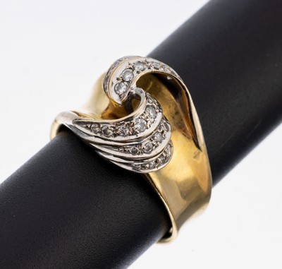 18 kt Gold Brillant-Ring, GG 750/000, Brillanten in rhod. Fassungen zus. ca. 0.34 ctWeiß/si, hoher Aufbau, ca. 11.5 g, RW 59
