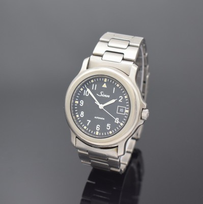 SINN Herrenarmbanduhr Chronometer in Titan, Schweiz/Deutschland um 2000, Automatik, beids. vergl., Boden u. Krone verschr., Saphirglas, orig. ...