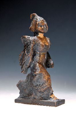 Volker Krebs, geb. 1952 Bad Dürkheim, schreitende Frau mit wehendem Gewand, Bronze, monogr. VK und num. 11/12, H. ca. 21cm, Studium an der Akademie ...