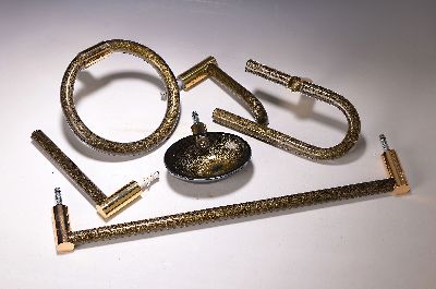 8-teilige Badezimmer Garnitur, Seguso, Murano, 1970er-Jahre, schwarzgrundiges Glas mit Blattgoldeinschmelzung, 2 Seifenspender, Türgriff, ...