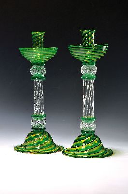 A canne-Leuchterpaar, Fratelli Toso, Murano, 1960/70er-Jahre, farbloses Glas, spiralförmig eingekämmte Glasfäden in grün und gelb, Farben leicht ...
