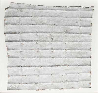 Herbert Zangs, 1924-2003 Zangs, rasteförmig gefaltetes und weiß bemaltes Packpapier, linksunten signiert, ca. 40x40 cm, Objektrahmen 52x52 cm, ...