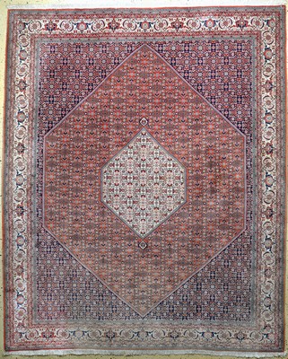 Bidjar Kork fein, Persien, Ende 20.Jhd, Korkwolle auf Baumwolle, ca. 300 x 250 cm, Mottenfraß am Rändern, EHZ: 2