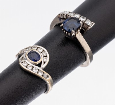 18 kt Gold Konvolut 2 Saphir-Brillant-Ringe, WG 750/000, 1 x ovalfacett. Saphir ca. 0.65ct, 6 Brillanten zus. ca. 0.25 ct Weiß/si, RW 50, 1 x ...