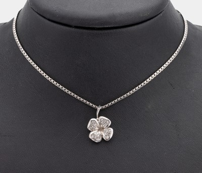 14 kt Gold Diamant-Anhänger "Kleeblatt", WG585/000, 20 8/8-Diamanten zus. ca. 0.10 ct Weiß/si, an Kette, WG 585/000, L. ca. 46 cm, ...