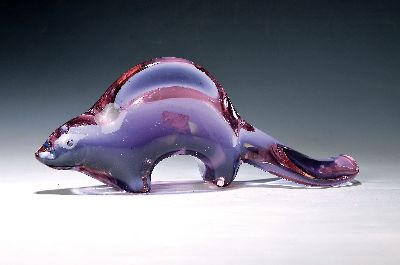 Glasskulptur Fischotter, Prof. Antonio da Ros für Cenedese, Murano, Alexandritglas, unsigniert, 13x34x7 cm