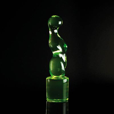 Uranglasskulptur, Ermanno Nason für Cenedese, Murano, grünes Vaselin- bzw. Uranglas, abstrakte weibliche Figur, H. 40 cm