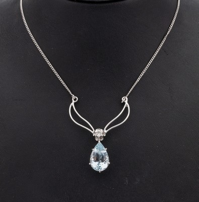 14 kt Gold Aquamarin-Brillant-Collier, WG 585/000, facett. Aquamarintropfen ca. 6.0 ct, Brillant ca. 0.20 ct Weiß/si, Kette L. variabel ca. 50 - 91 ...